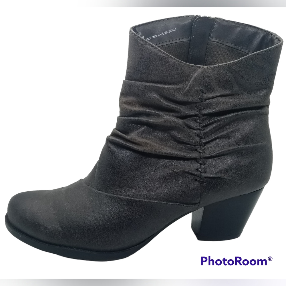 SOLD - Baretraps Booties